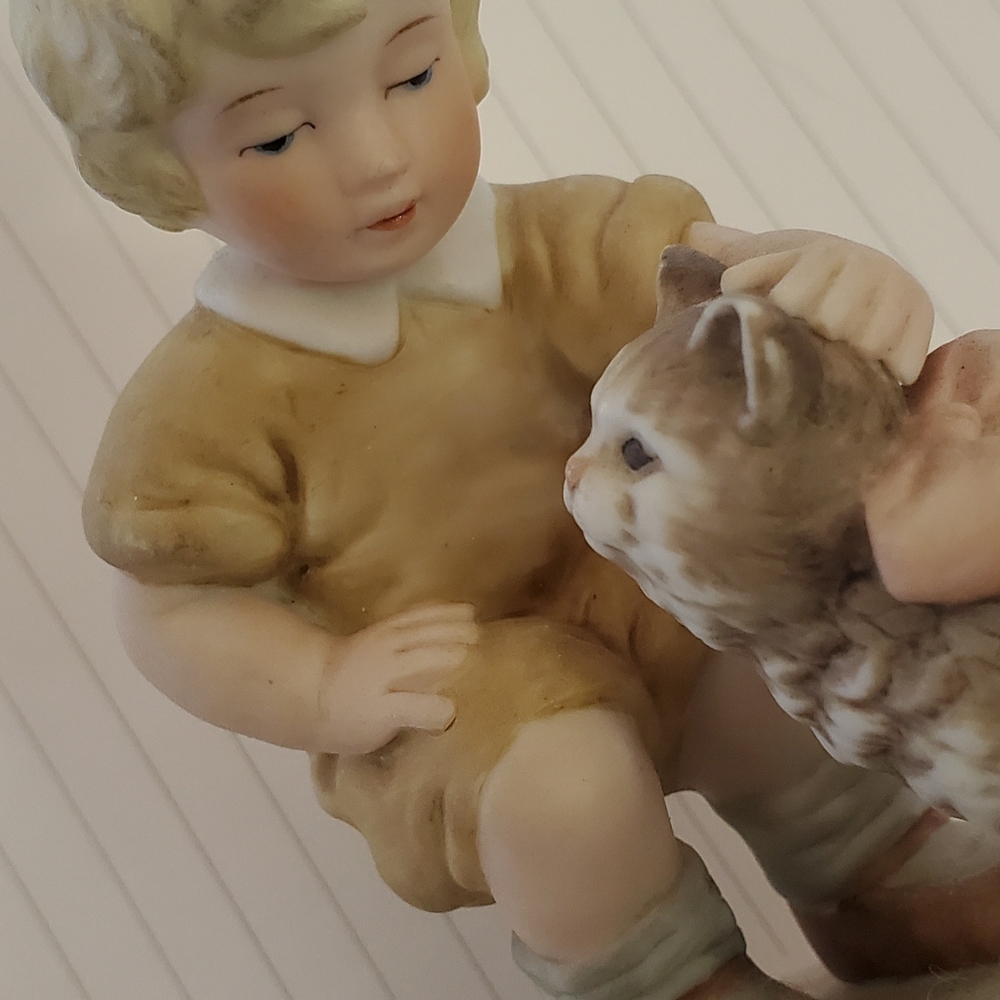 Figurines